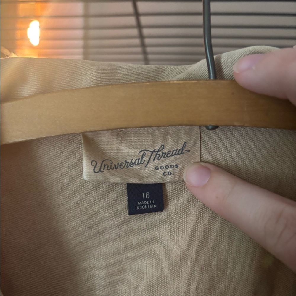 Universal Thread Beige Garment - image 4